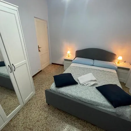 Guest house Lovenest - Acquarium 50m Genoa