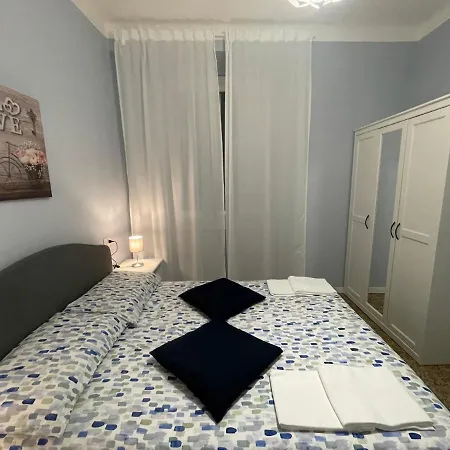 Lovenest - Acquarium 50m Guest house Genoa