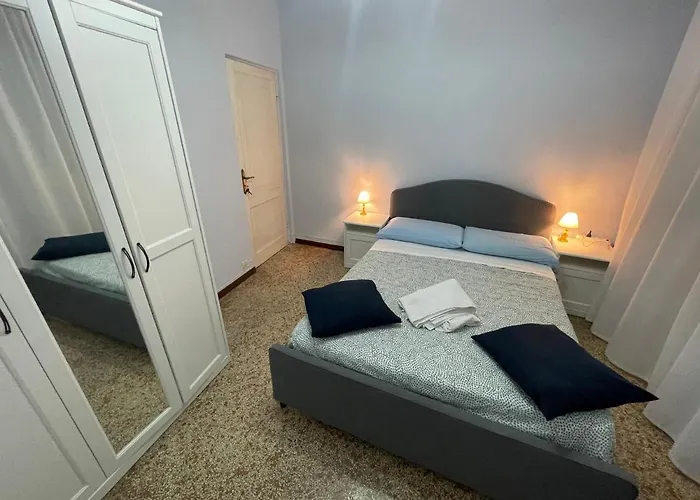 Pensión Lovenest - Acquarium 50m Génova