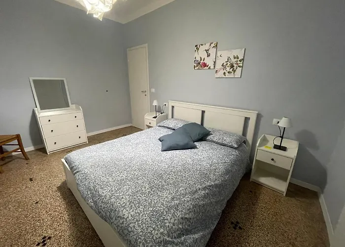 Lovenest - Acquarium 50m Pensión Génova