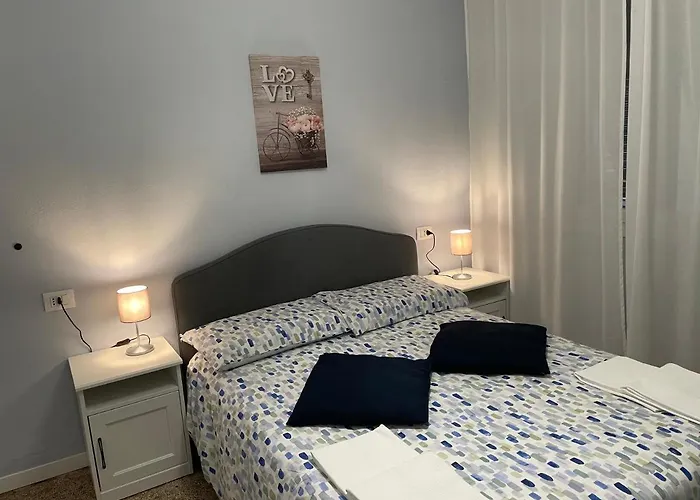 Lovenest - Acquarium 50m Pensión Génova