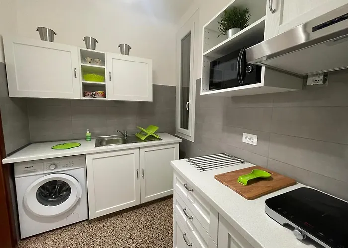 Pensión Lovenest - Acquarium 50m *