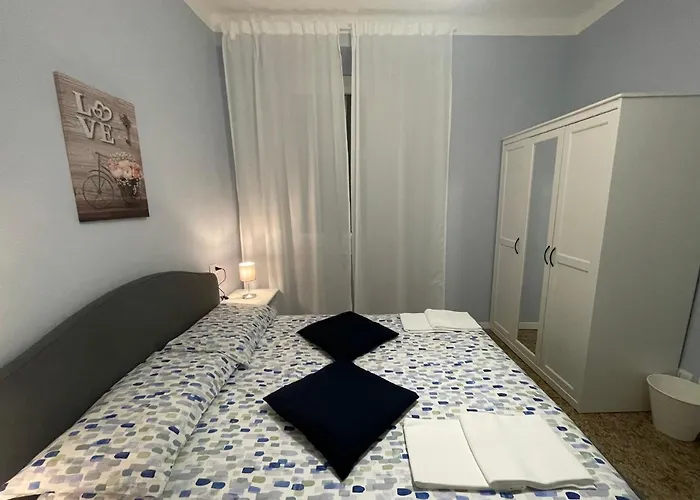 Lovenest - Acquarium 50m Pensión Génova